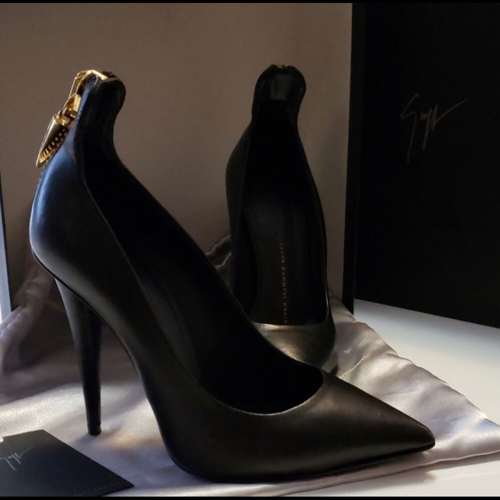 Giuseppe Zanotti pump